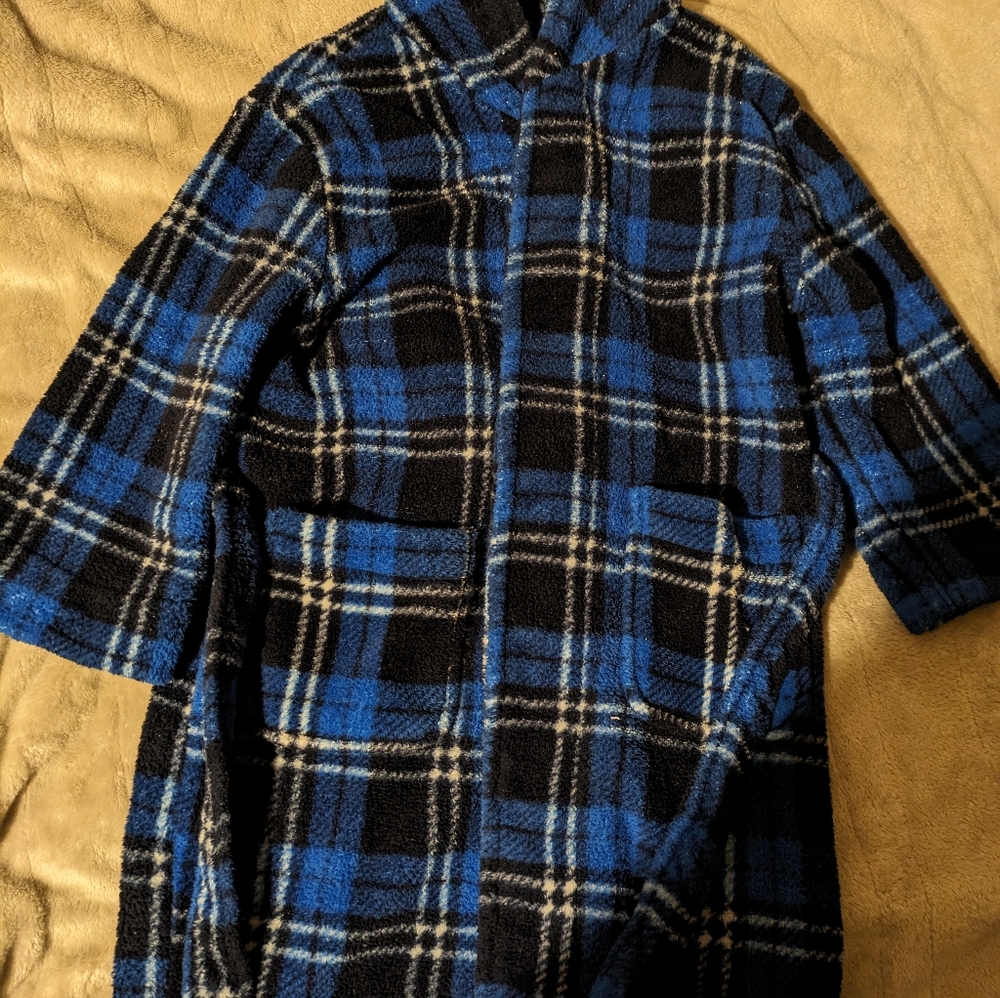 Faded Glory Robe size 6-7